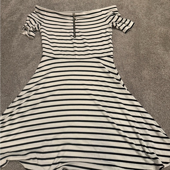 White House Black Market Off-Shoulder Striped Dress - Picture 5 of 6